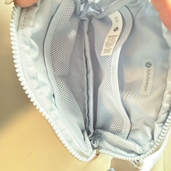 lululemon athletica Solid Everywhere Belt Bag - Picture 11 of 11